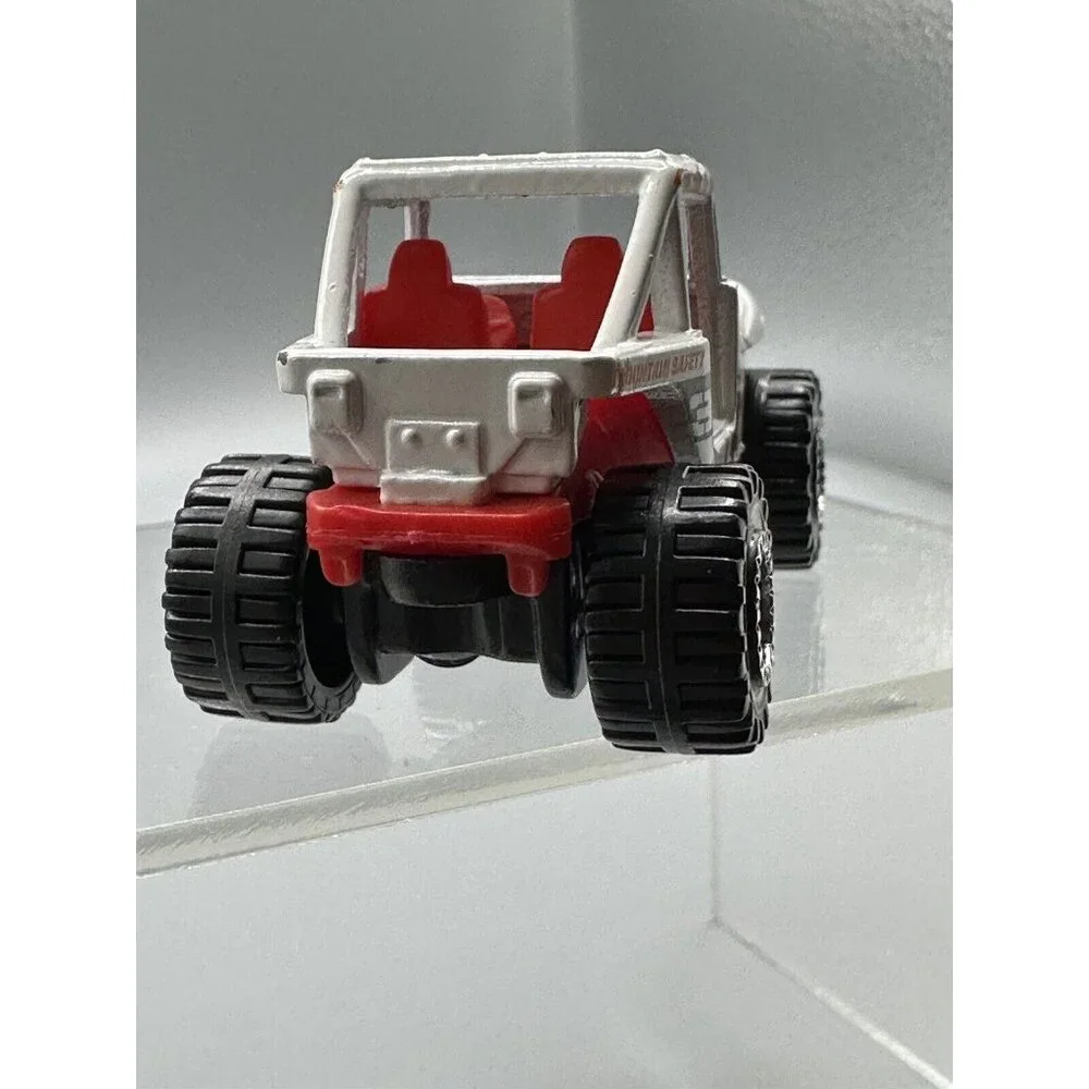 2007 Matchbox MBX Jeep 4x4 White RED MOUNTAIN SAFETY PATROL II 2 PACK Thailand‎